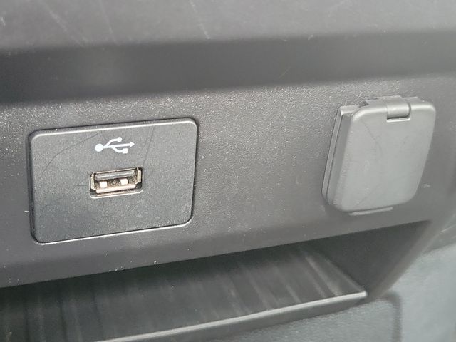 Used 2019 Blue Ford XL image 30