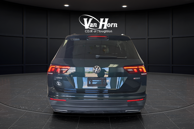 Used 2019 Stone Blue Metallic Volkswagen 2.0T SE image 6