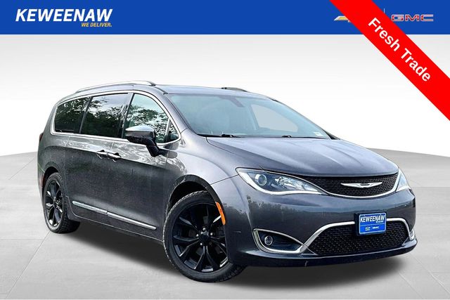  2017 Chrysler Pacifica Limited FWD   
