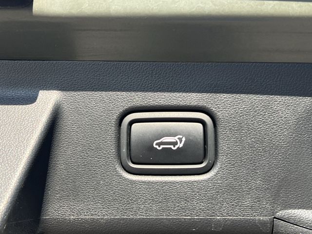 Used 2025 Green Hyundai SEL image 40