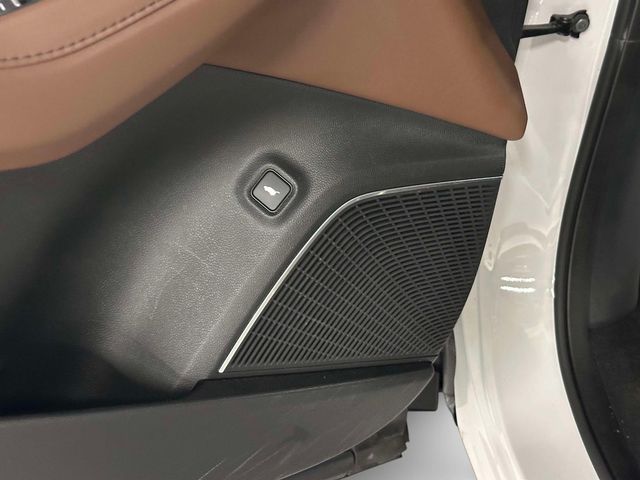 used 2023 Acura MDX car, priced at $39,650