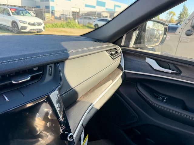 new 2026 Jeep Grand Cherokee car, priced at $45,965