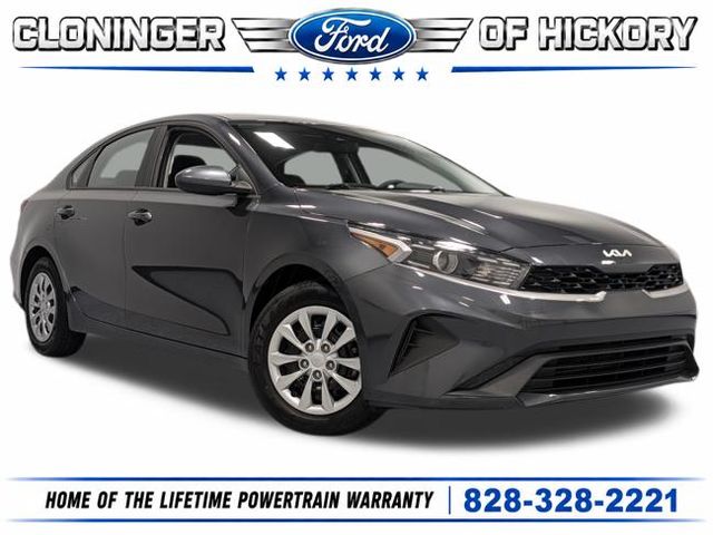 Gray 2024 Kia Forte Sedan Front-Wheel Drive Continuously Variable Transmission