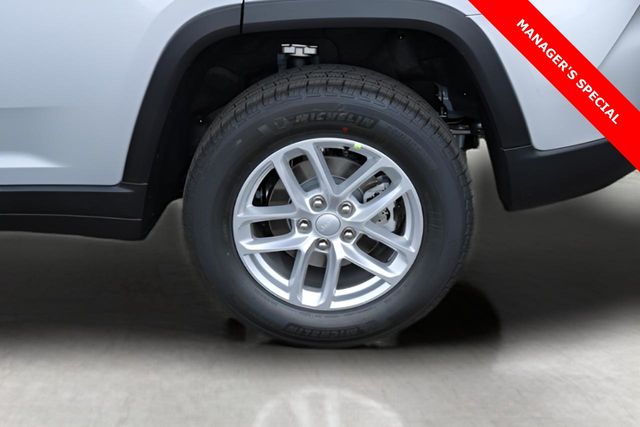 New Car 2025 Jeep Grand Cherokee  Laredo X For Sale Under $35,000 In Austin, Texas