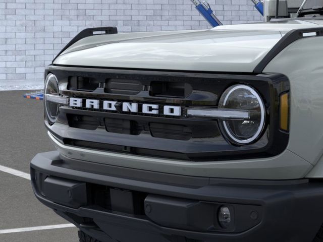 2024 Ford Bronco Outer Banks 19