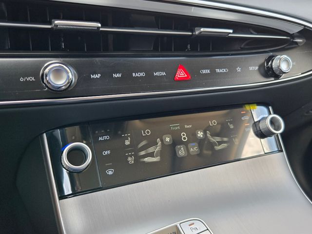 2027 Genesis Gv70