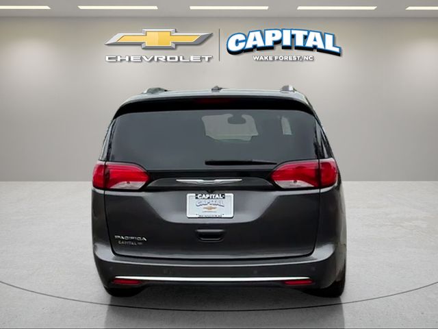 Used 2017 Gray Chrysler Touring L Plus image 4