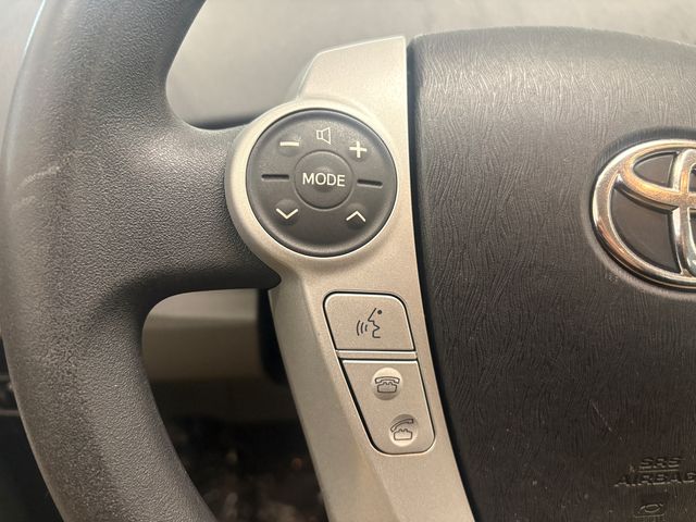 Used 2010  Toyota I image 14