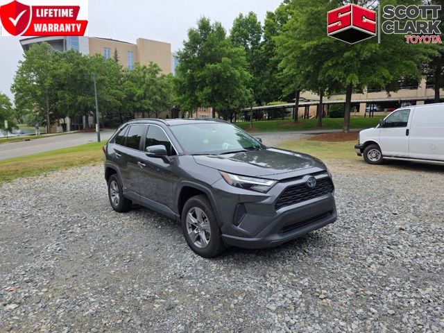 2022 Toyota RAV4 Hybrid XLE