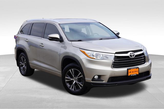 Creme Brulee 2016 Toyota Highlander XLE AWD SUV / Crossover All-Wheel Drive 6-Speed Automatic Overdrive