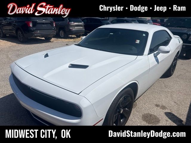 Bright White Clearcoat 2016 Dodge Challenger Coupe Rear-Wheel Drive Automatic