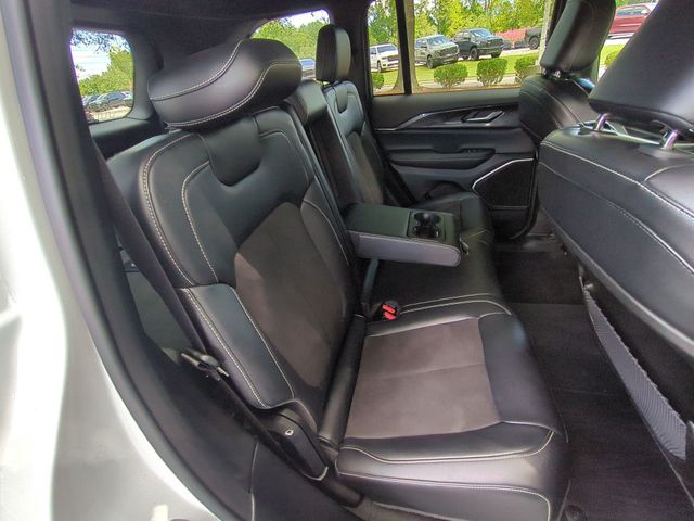 Used 2022 White Jeep Altitude image 35