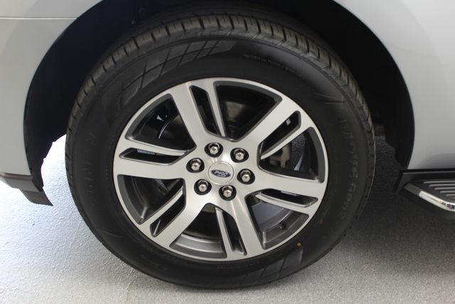 Used 2023 Silver Ford Limited image 16