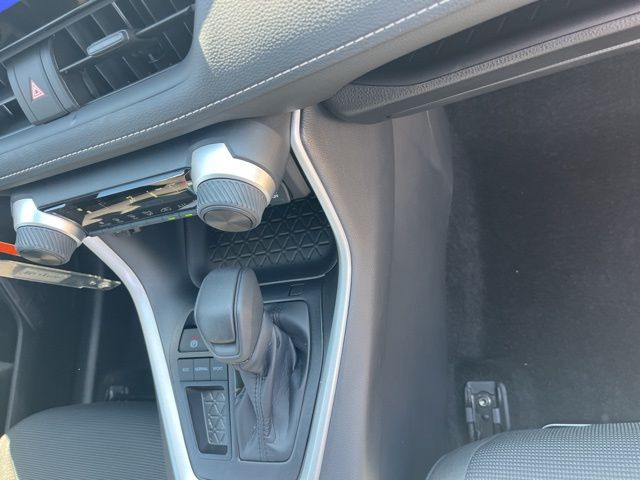 2025 Toyota RAV4 LE photo 23