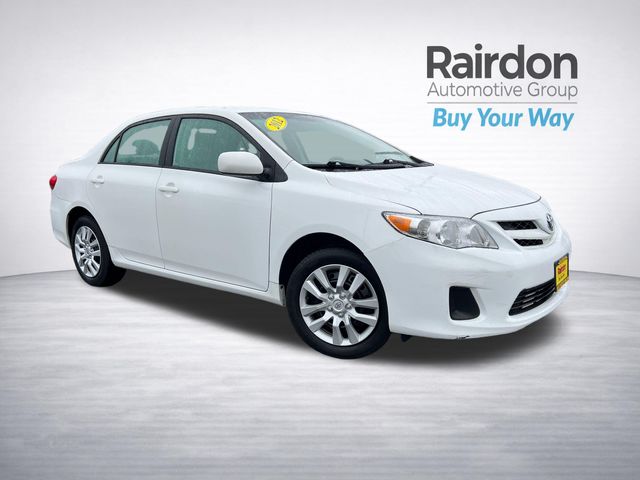 Super White 2012 Toyota Corolla LE Sedan Front-Wheel Drive 4-Speed Automatic