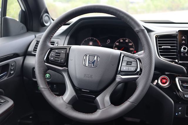 New 2026 Sonic Gray Pearl Honda Black Edition Two-Tone image 16