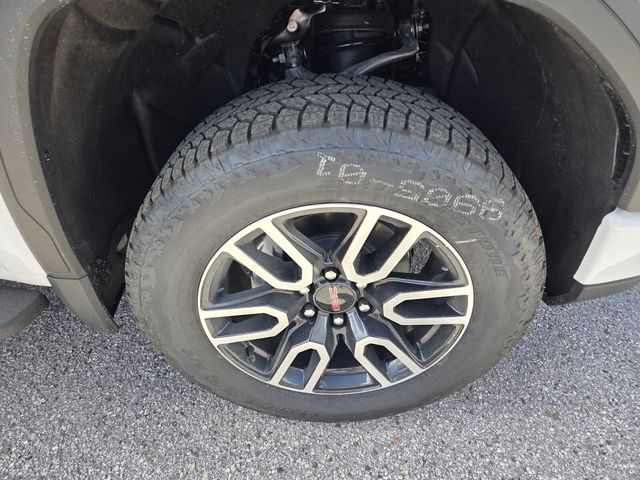 New 2026 White GMC AT4 image 20