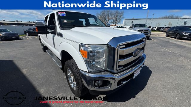 White 2015 Ford F-350 Super Duty XLT Crew Cab 4WD Pickup Truck Four-Wheel Drive 6-Speed Automatic