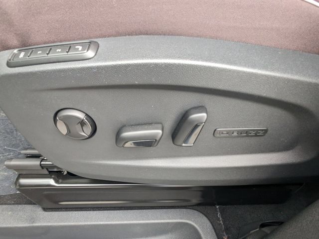 2025 Volkswagen ID. Buzz Pro S  at Stokes Volkswagen