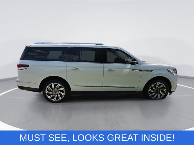 Used 2022 White Lincoln Reserve image 2