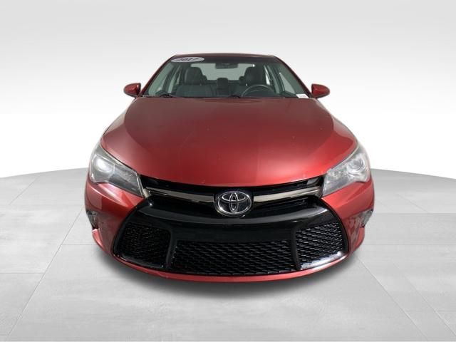 2017 Toyota Camry SE 10