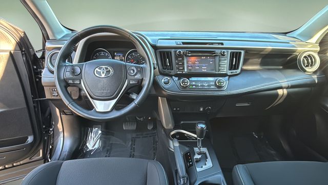 Used 2018 Gray Toyota XLE image 12
