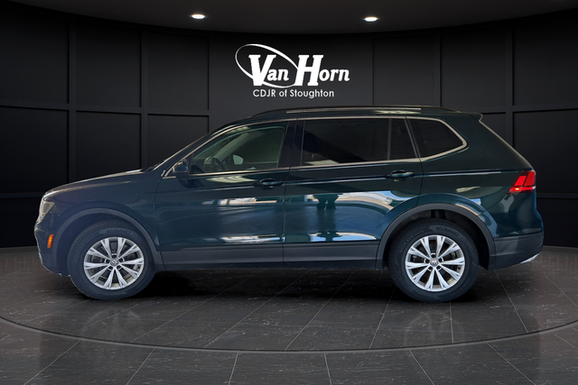 Used 2019 Stone Blue Metallic Volkswagen 2.0T SE image 4