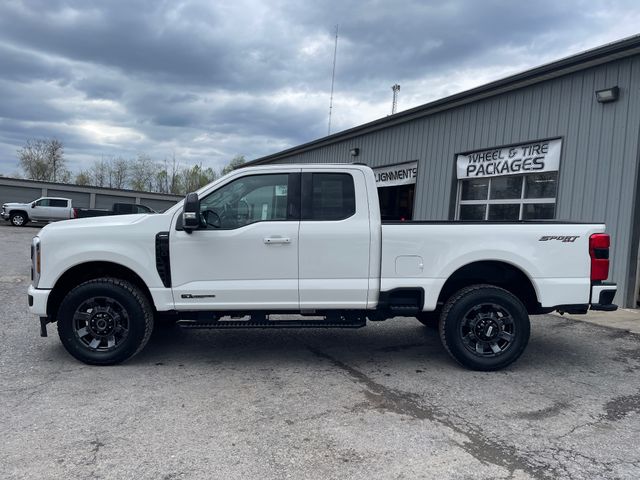 2024 Ford F-250SD Lariat - White Metallic exterior view 4