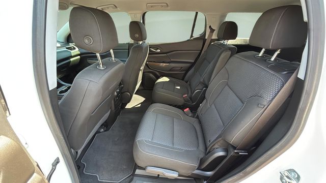 Used 2023 White GMC SLE image 21