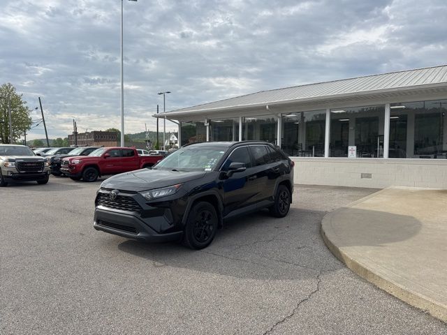 2019 Toyota RAV4 LE photo