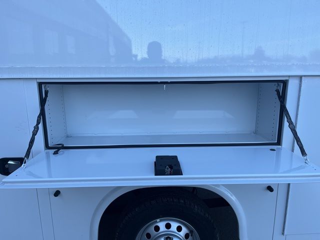 New 2024 Oxford White Ford Base image 13