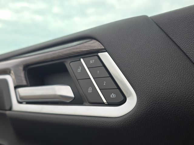 2022 Chevrolet Silverado 1500 LTZ:C02742