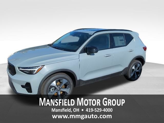 2026 Volvo XC40 B5 Plus