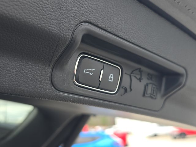 2024 Ford Explorer ST-Line:C02489A