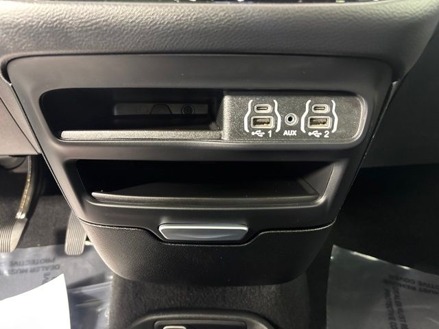 Used 2025 Chrysler Pacifica Van