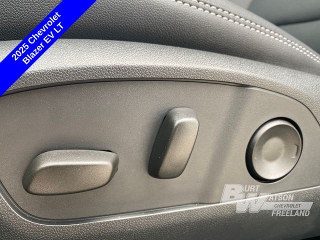 2025 Chevrolet Blazer EV LT photo