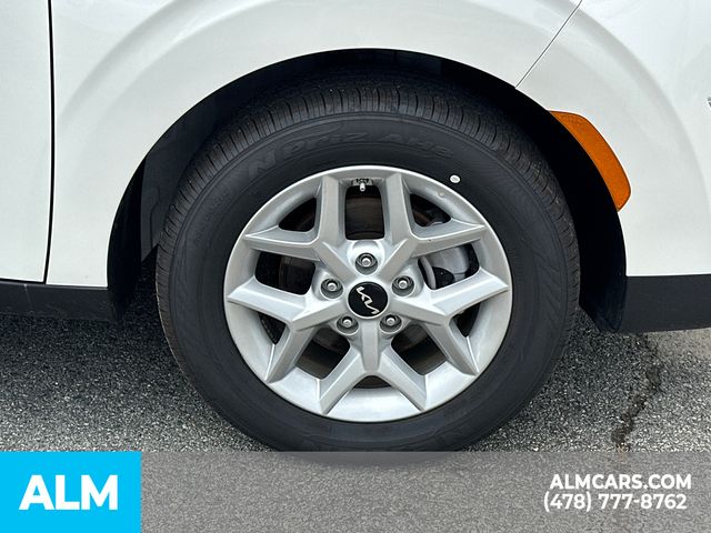 Used 2025 White Kia  image 14