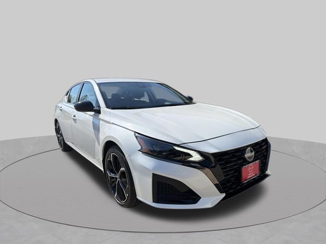 Pearl White Tricoat 2025 Nissan Altima Sedan Front-Wheel Drive Continuously Variable Transmission