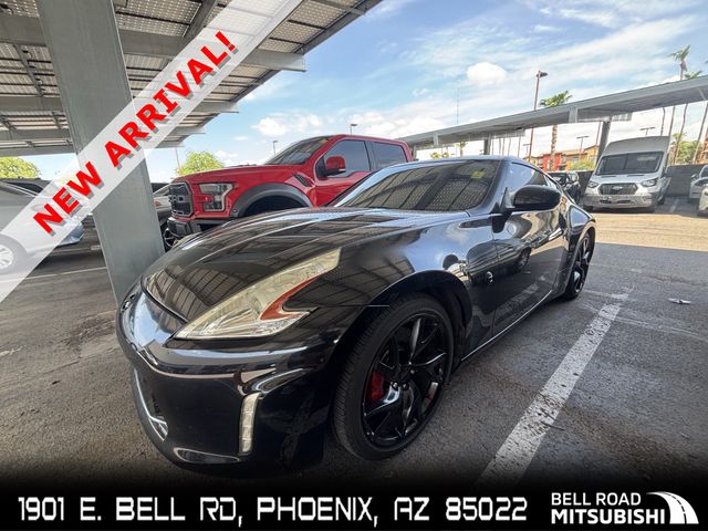 Gray (Magnetic Black) 2016 Nissan 370Z Coupe Rear-Wheel Drive 6-Speed Manual