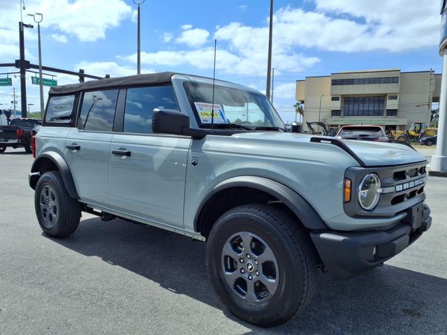 The 2022 Ford Bronco Big Bend photos