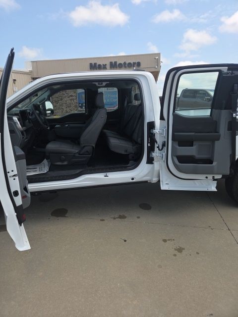 Used 2025 Ford F-350SD Truck