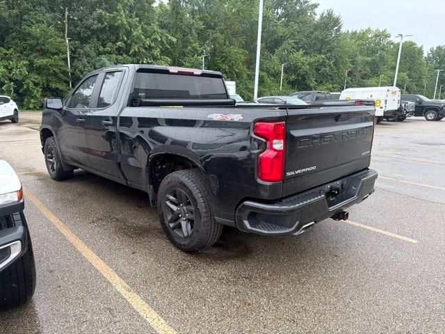 Used 2019 Black Chevrolet Custom image 4