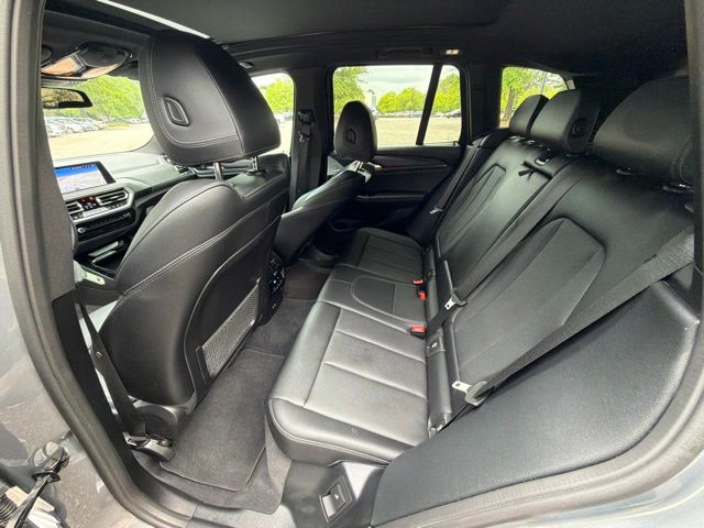 Used 2024 Gray BMW xDrive30i image 23