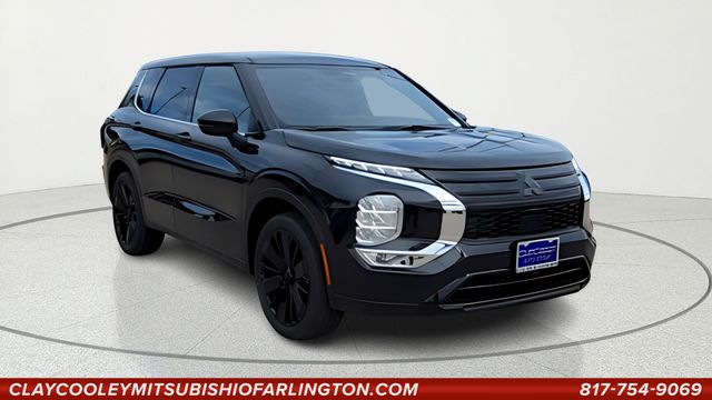 2026 Mitsubishi Outlander LE