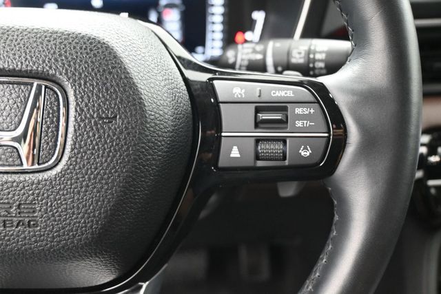 Used 2025 Honda Pilot SUV