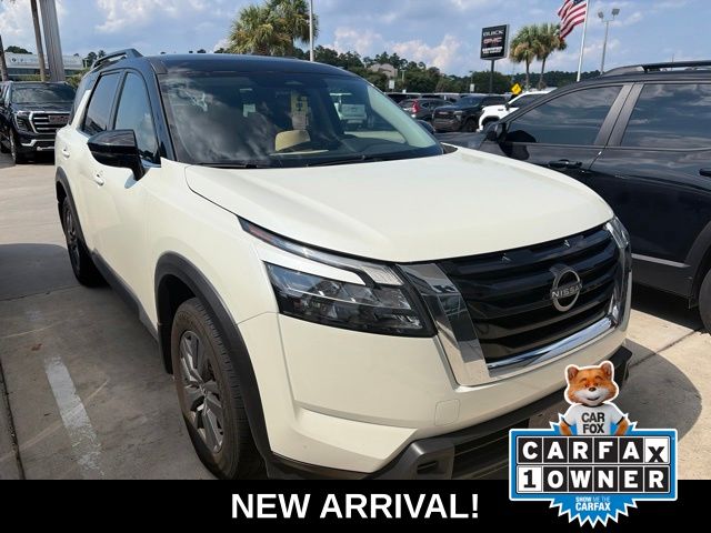 Pearl White Tricoat 2024 Nissan Pathfinder SUV / Crossover Front-Wheel Drive 9-Speed Automatic
