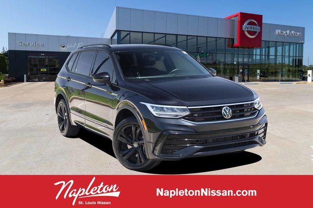 Deep Black 2023 Volkswagen Tiguan SUV / Crossover Front-Wheel Drive 8-Speed Automatic