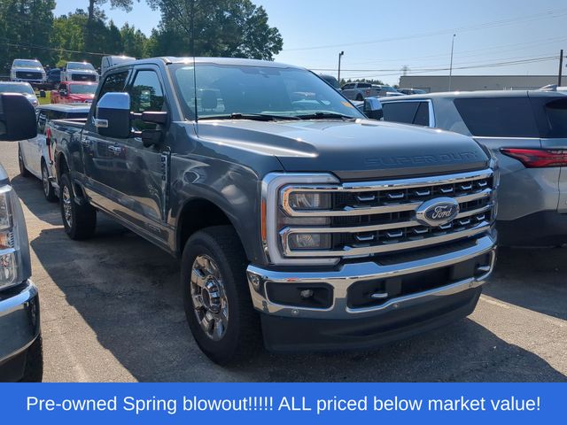 Used 2023 Gray Metallic Ford Lariat image 4
