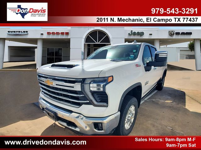White (Iridescent Pearl Tricoat) 2024 Chevrolet Silverado 2500HD Pickup Truck Four-Wheel Drive Automatic