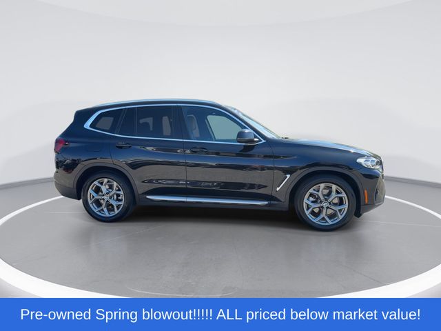 Used 2022 Black Sapphire Metallic BMW sDrive30i image 9